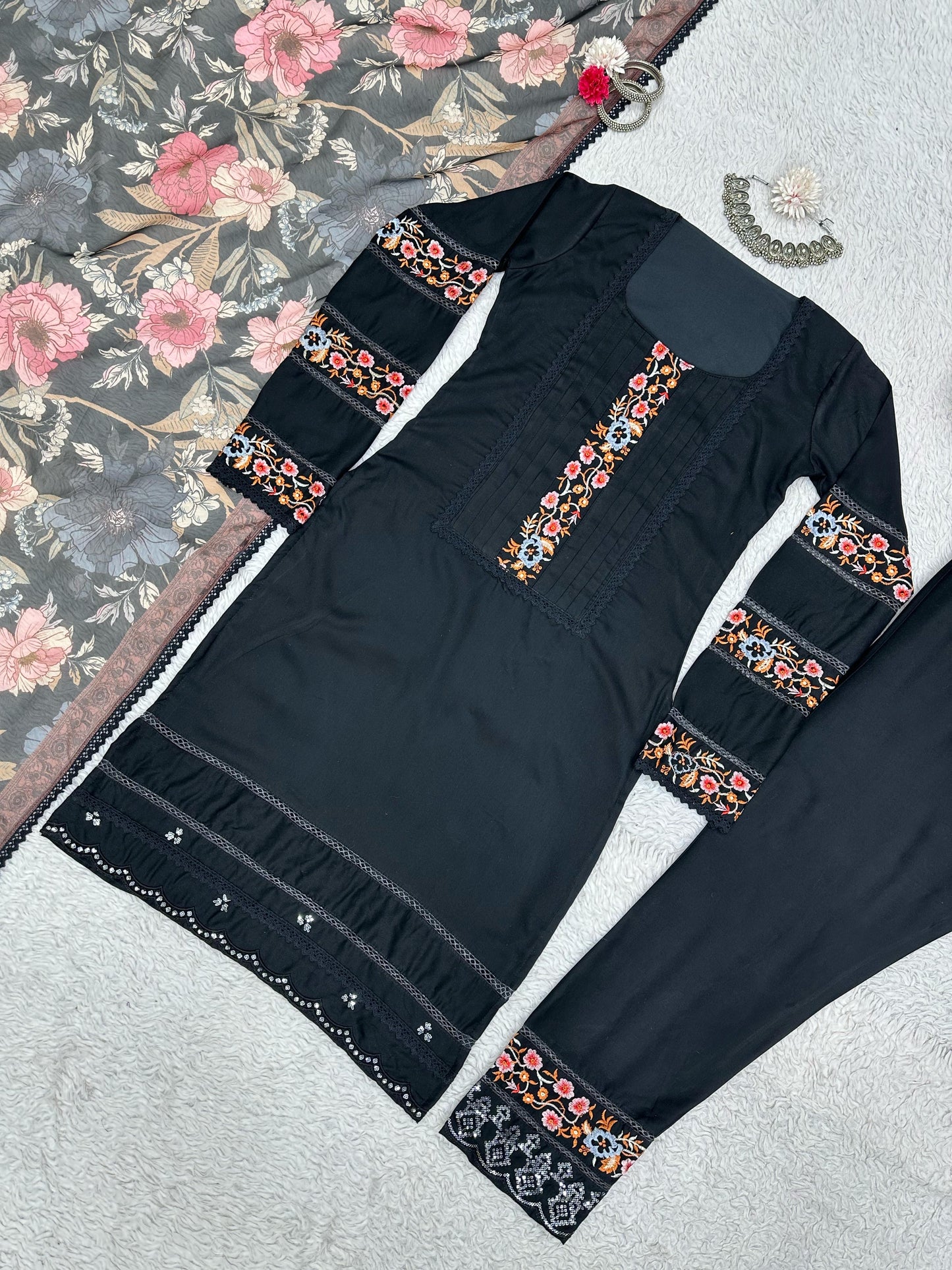 Thread Work Kurta Set