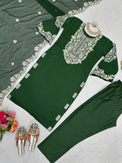 Embroidered Kurta Set in Green