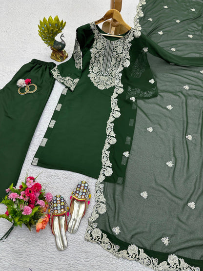 Embroidered Kurta Set in Green