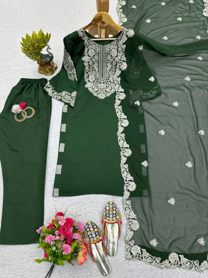 Embroidered Kurta Set in Green