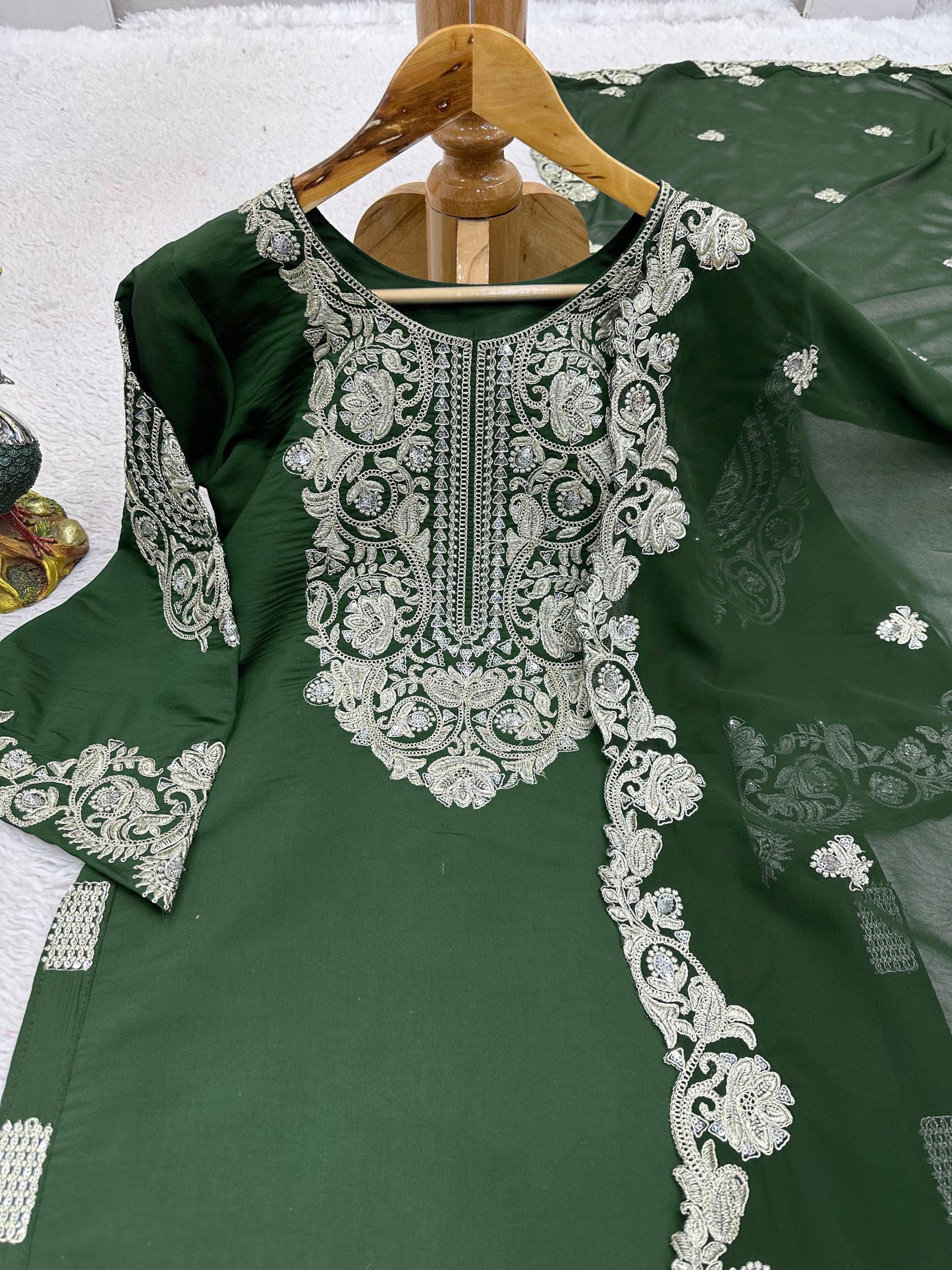 Embroidered Kurta Set in Green