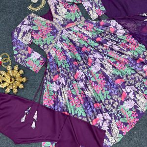 Alia Cut Kurta Set - Image 10