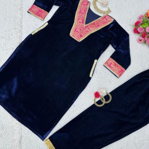Velvet Kurta Set with Pockets - Image 6