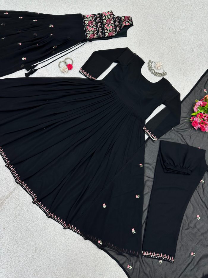 Anarkali Set with Shrug - Image 10
