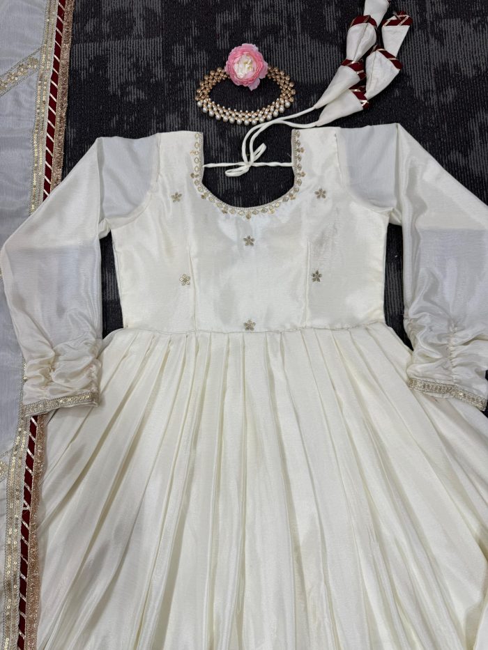 Pretty Anarkali Set - Image 8