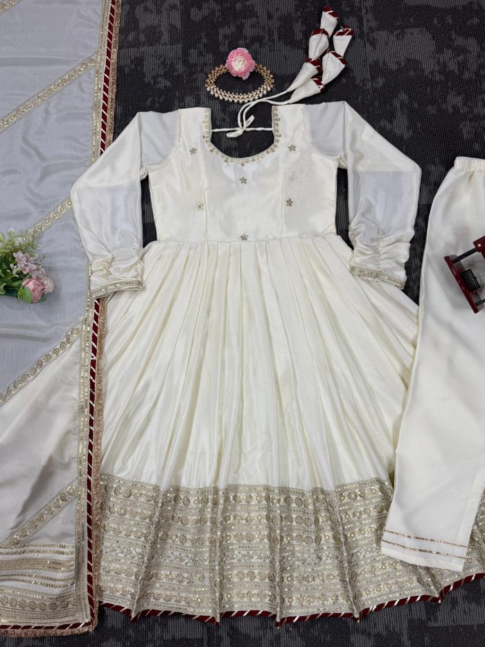 Pretty Anarkali Set - Image 3