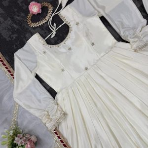 Pretty Anarkali Set - Image 5