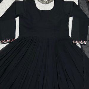 Anarkali Set with Shrug - Image 9