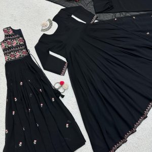 Anarkali Set with Shrug - Image 12