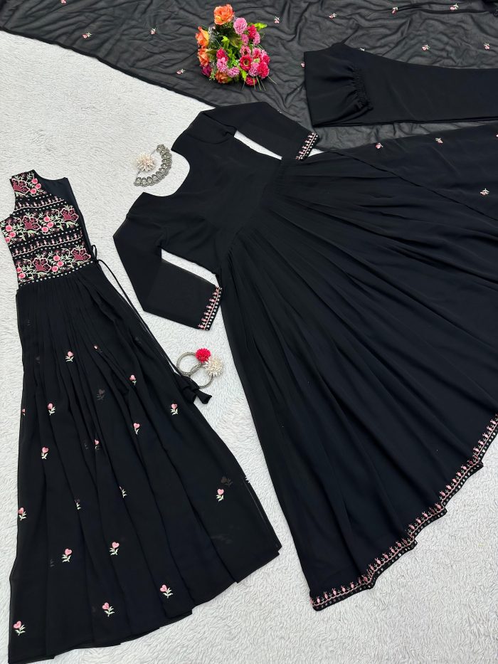 Anarkali Set with Shrug - Image 12