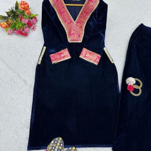 Velvet Kurta Set with Pockets - Image 5