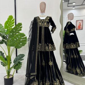 Velvet Slit Peplum Kurta Palazzo Set - Image 7