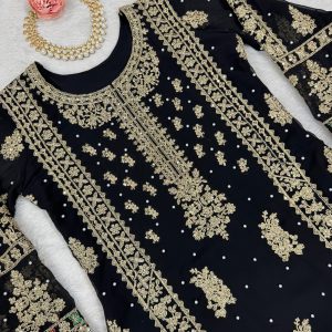 Bridal Kurta Set - Image 12