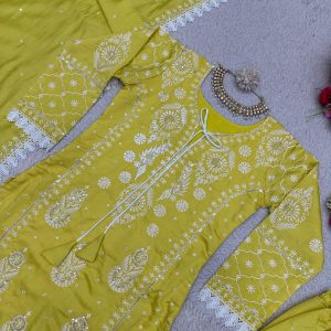 Basic Kurta Set in Yellow - Image 8