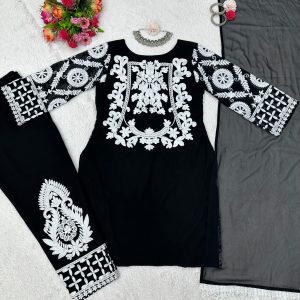 Chainstitch work Kurta Set - Image 4