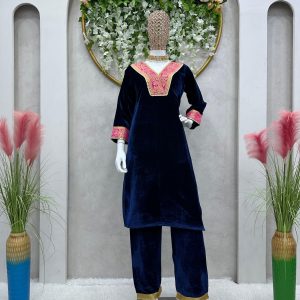 Velvet Kurta Set with Pockets - Image 8