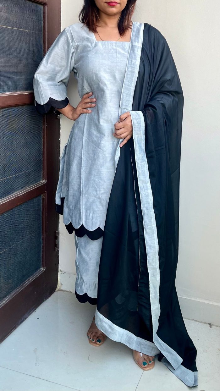 Pakistani Style Cutwork Kurta Pants Set - Image 2