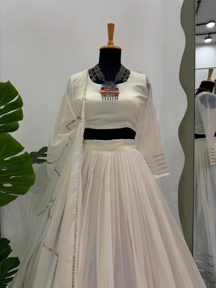 The Ivory Lehenga Set - Image 4