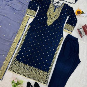 Designer Kurta Set in Velvet - Image 14
