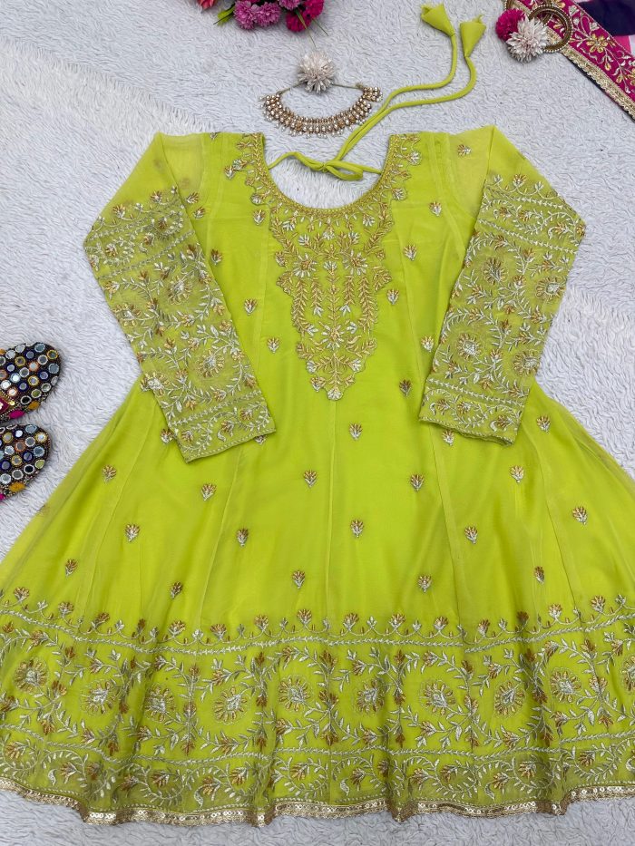 Aditi Rao Inspired Kurta Set - Image 6