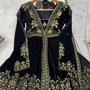 Velvet Slit Peplum Kurta Palazzo Set - Image 9