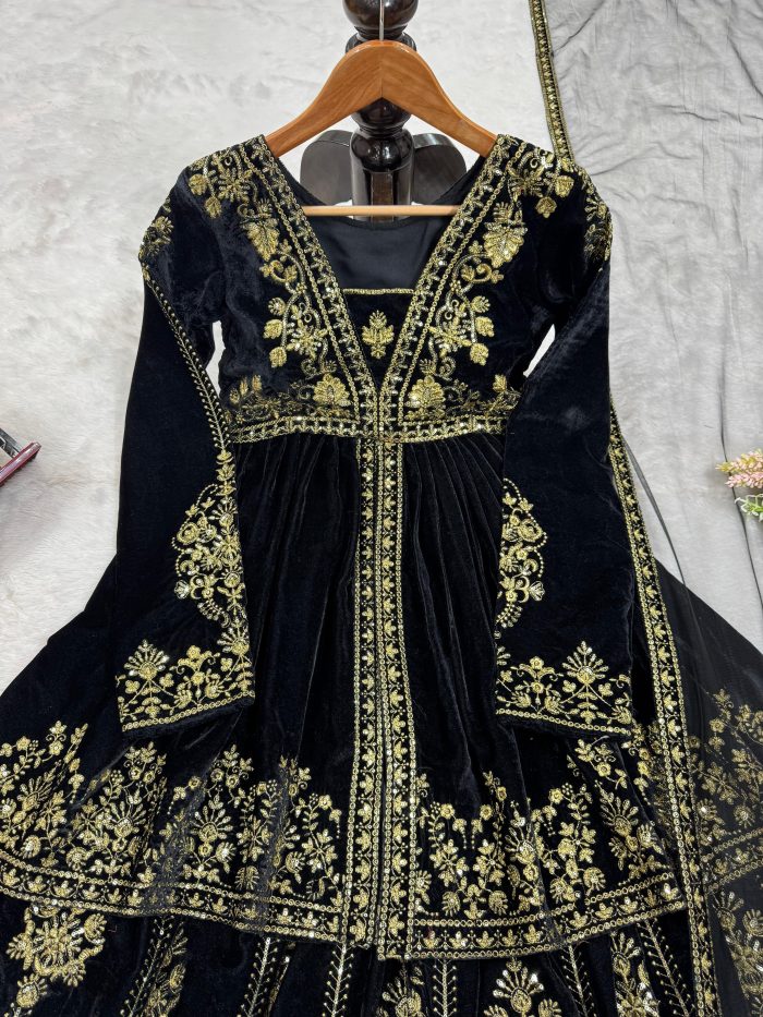 Velvet Slit Peplum Kurta Palazzo Set - Image 9