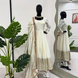 Pretty Anarkali Set - Image 2