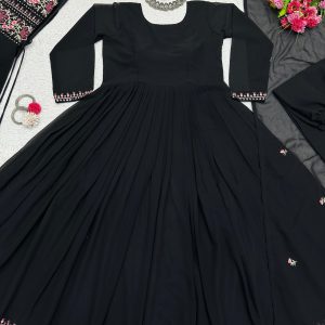 Anarkali Set with Shrug - Image 11