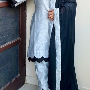 Pakistani Style Cutwork Kurta Pants Set