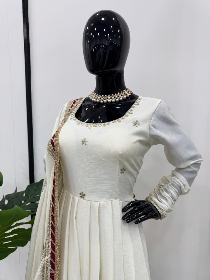 Pretty Anarkali Set - Image 6