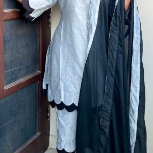 Pakistani Style Cutwork Kurta Pants Set - Image 3