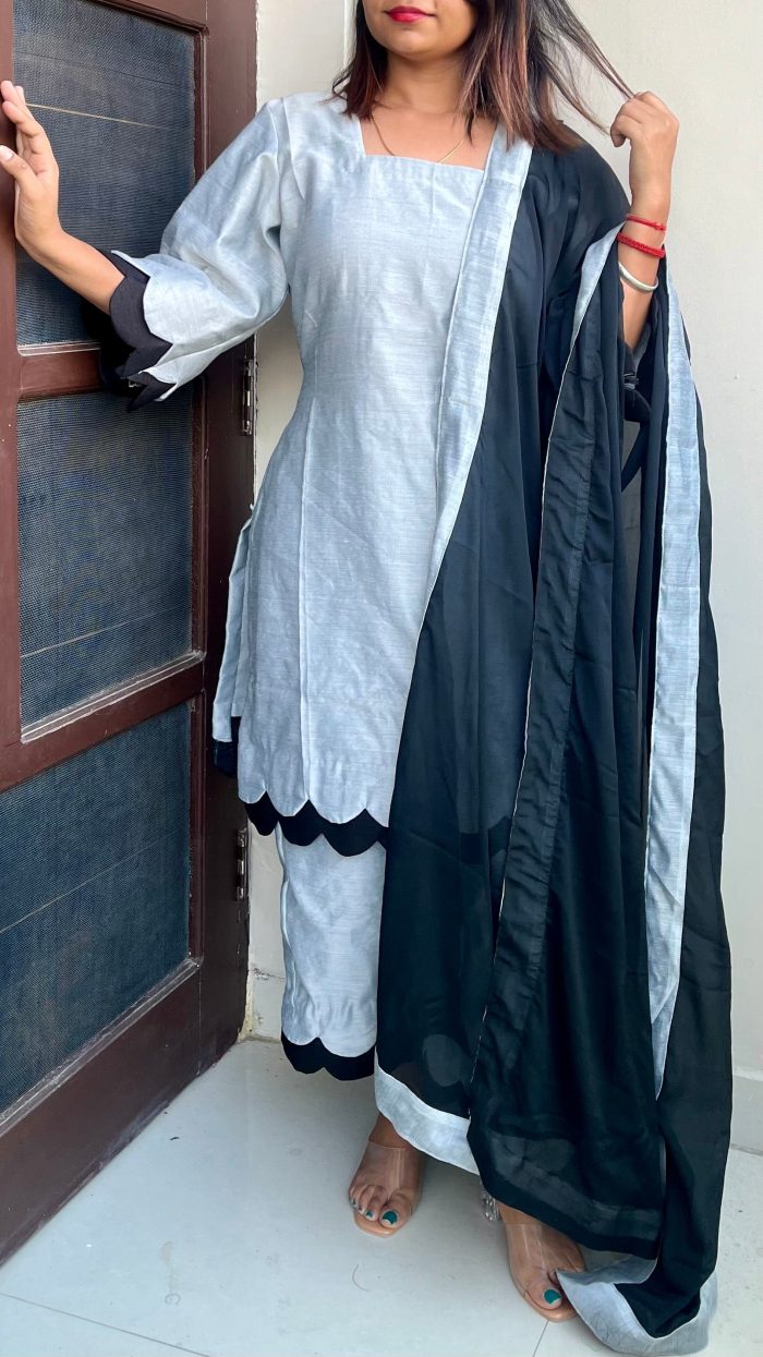 Pakistani Style Cutwork Kurta Pants Set - Image 3