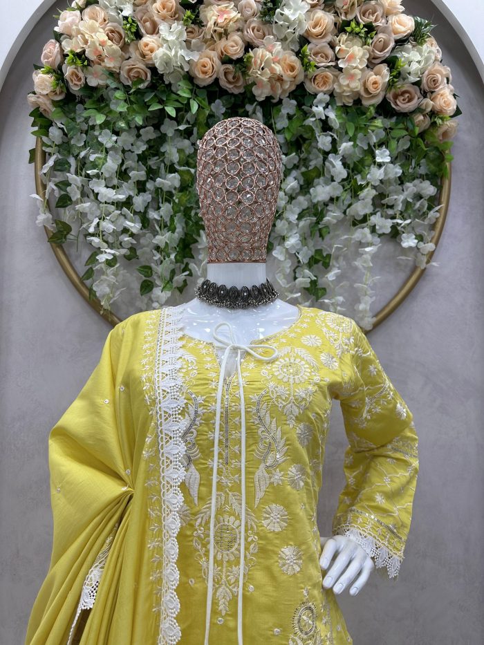 Basic Kurta Set in Yellow - Image 4