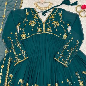 Embroidered Anarkali Set in Green - Image 6