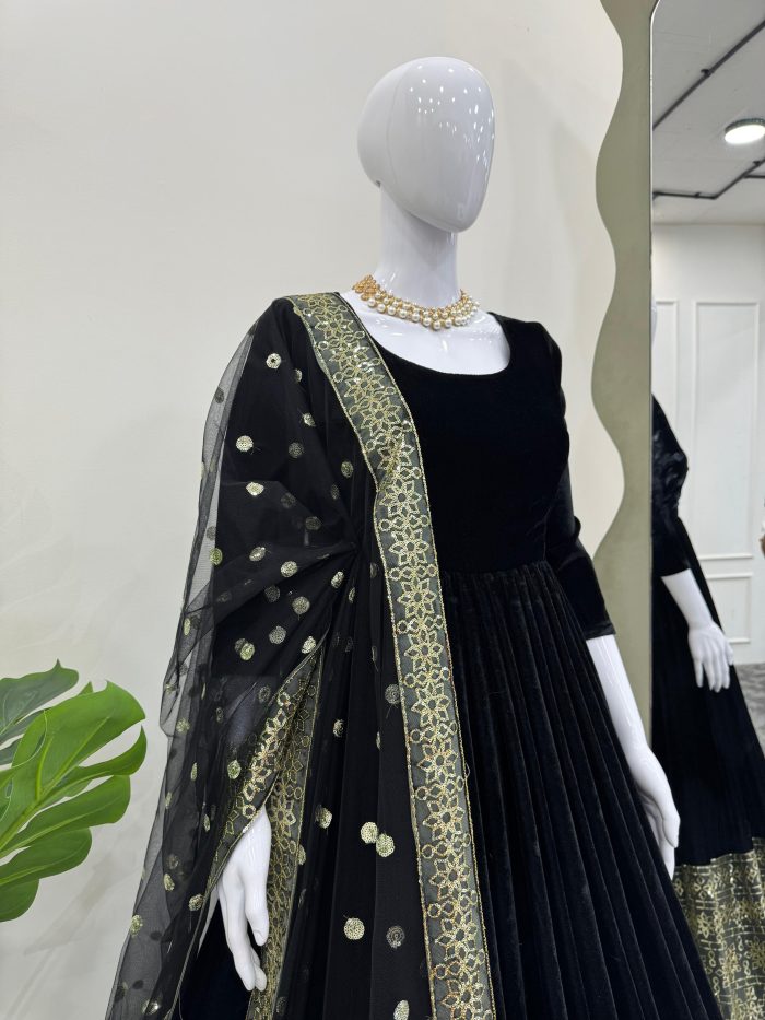 Velvet Anarkali Set - Image 4