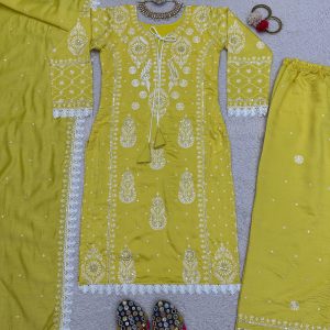 Basic Kurta Set in Yellow - Image 7