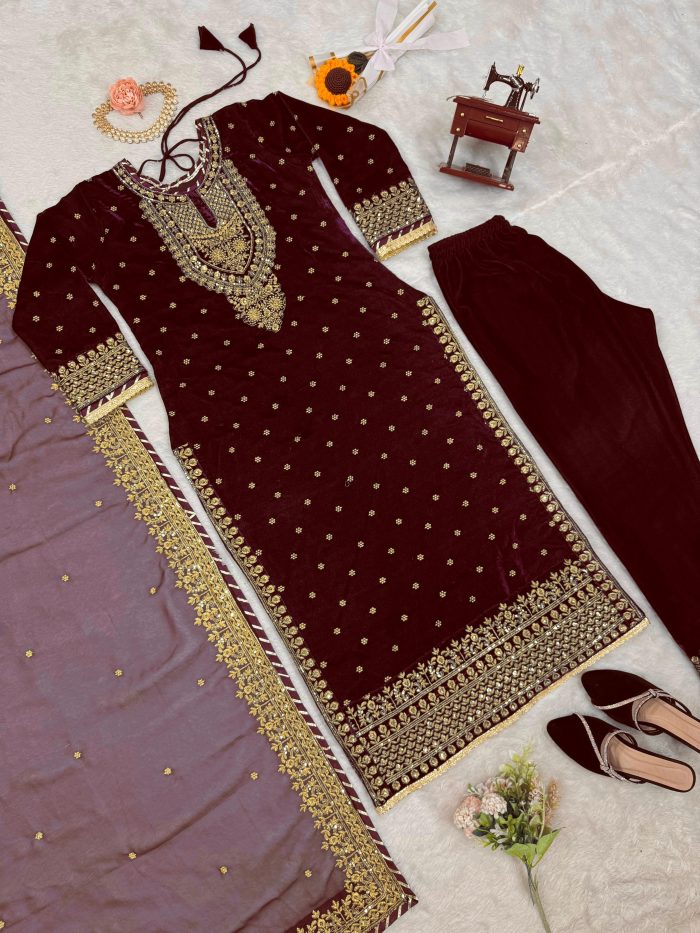 Designer Kurta Set in Velvet - Image 5