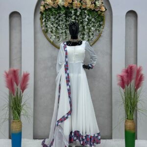 Basic and Beautiful Anarkali Set - Image 15