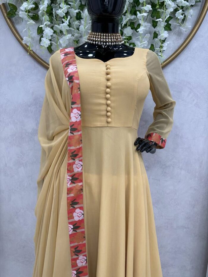 Basic and Beautiful Anarkali Set - Image 10