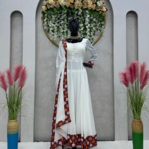 Basic and Beautiful Anarkali Set - Image 2