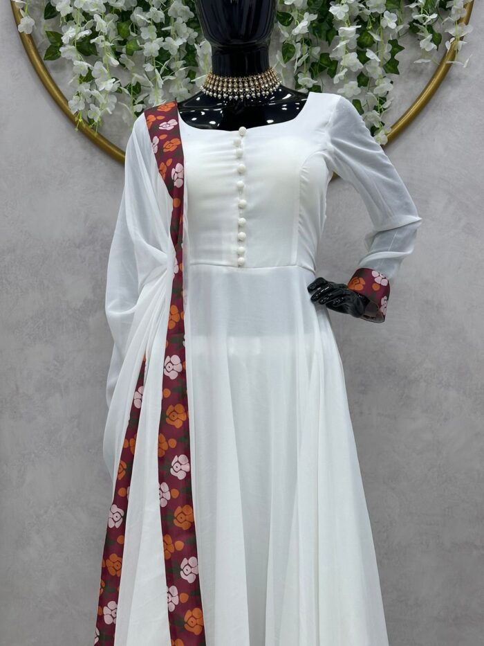 Basic and Beautiful Anarkali Set - Image 3