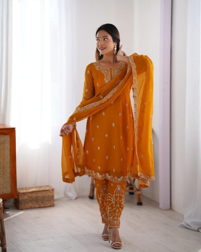 Embroidered Cut Work Kurta Set - Image 4