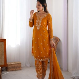 Embroidered Cut Work Kurta Set - Image 7