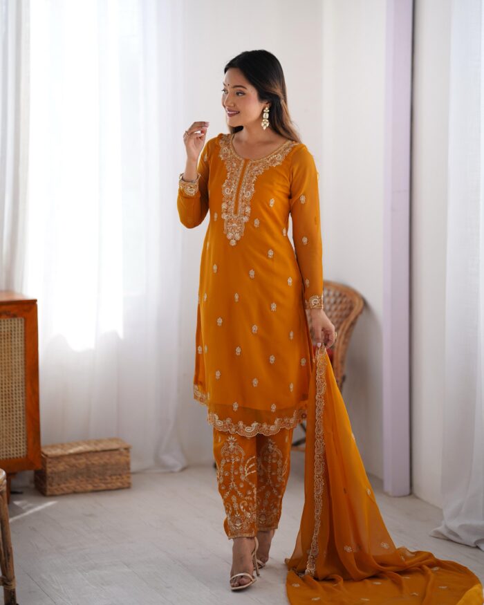 Embroidered Cut Work Kurta Set - Image 7