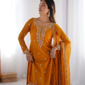 Embroidered Cut Work Kurta Set - Image 10