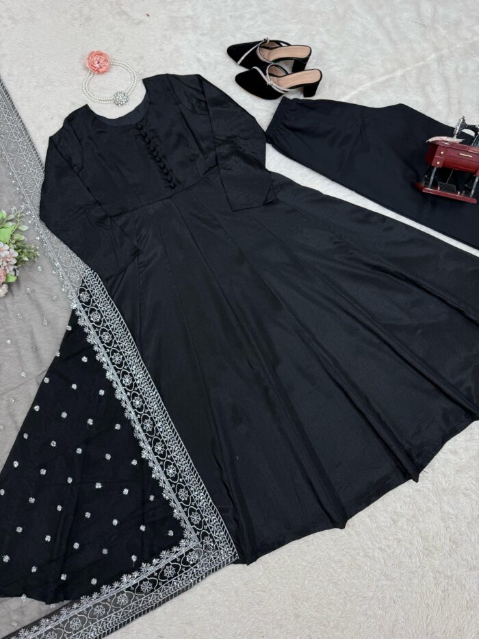 Classic Black Anarkali Set - Image 9