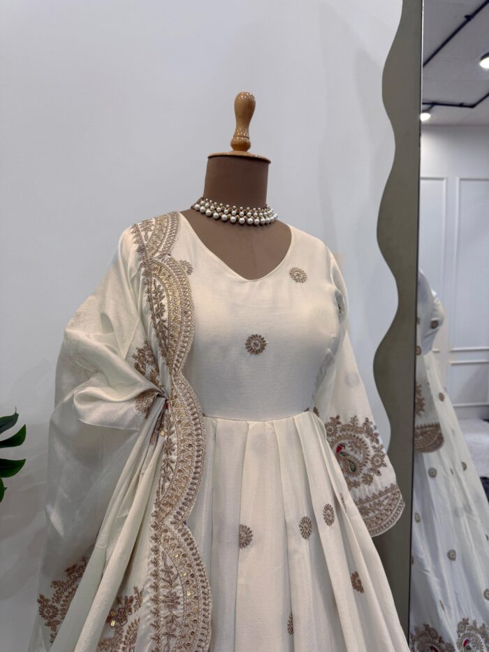 Designer Anarkali Set - Image 5