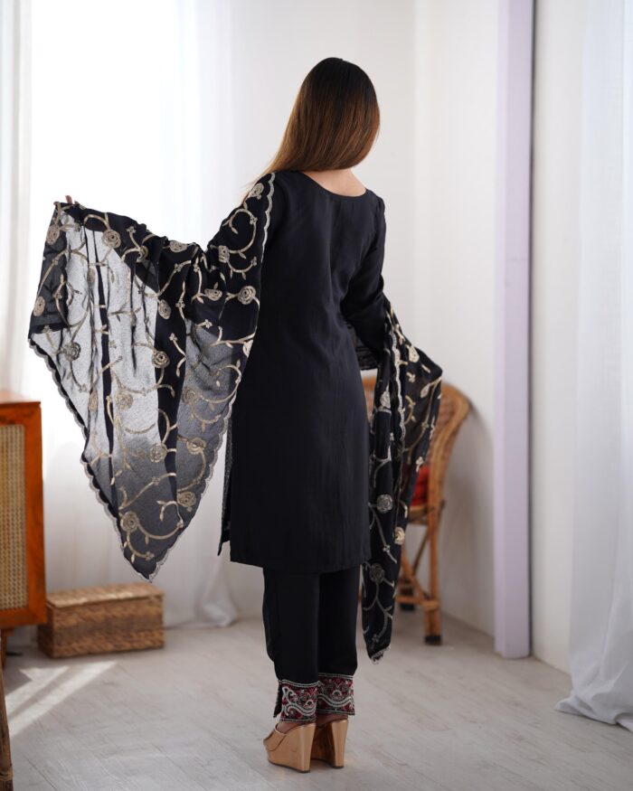 Designer Kurta Set - Image 11