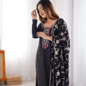 Designer Kurta Set - Image 12