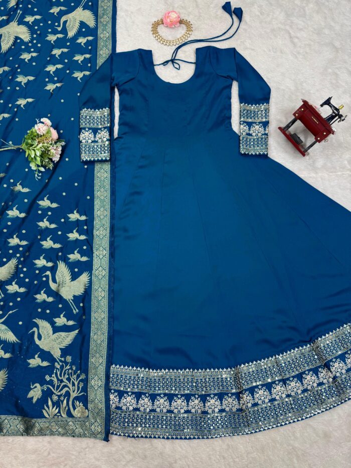 Panelled Anarkali Set - Image 7